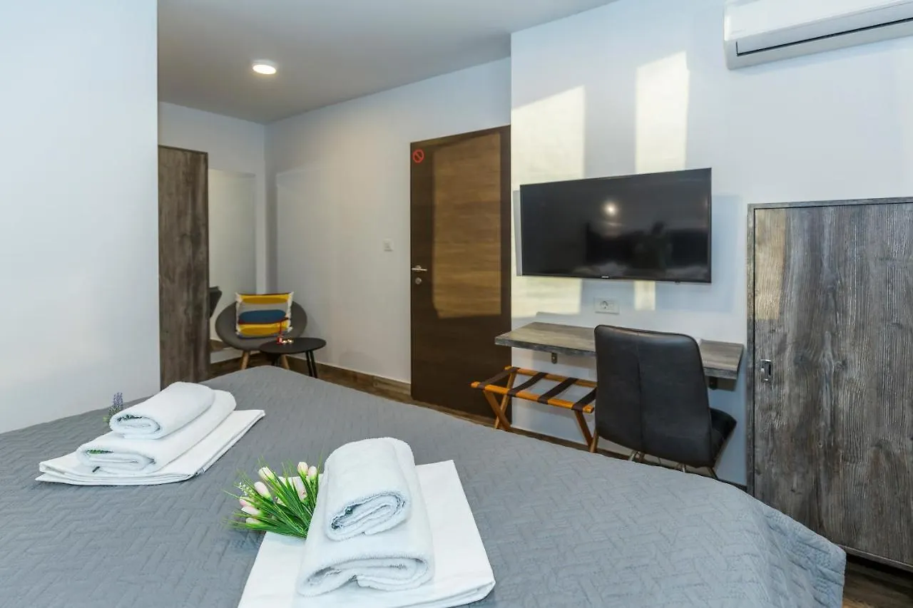 Apinelo Tower Rooms 斯普利特 招待所