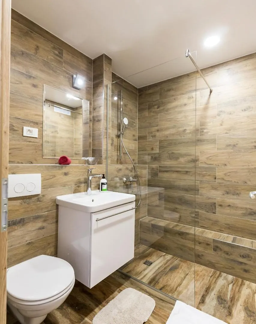 Apinelo Tower Rooms Split Guest house
