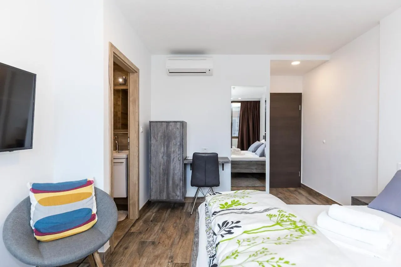 **** Guest house Apinelo Tower Rooms Split Croatia
