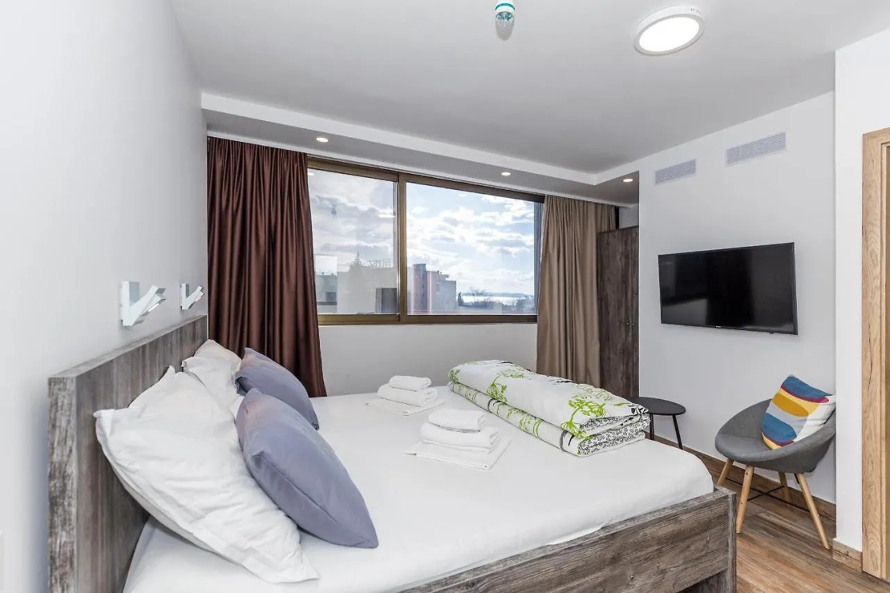 Guest house Apinelo Tower Rooms Split