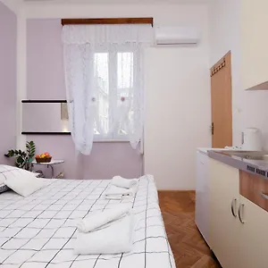 https://studio-apartman-bulesic.primorje-gorskikotar.com
