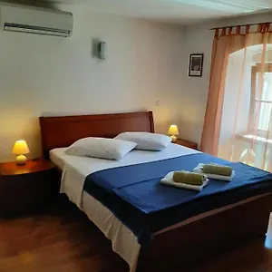 https://old-town-cres-apartments.primorje-gorskikotar.com