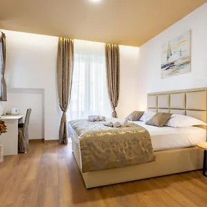 Guest house Luxury Fetivi, Split