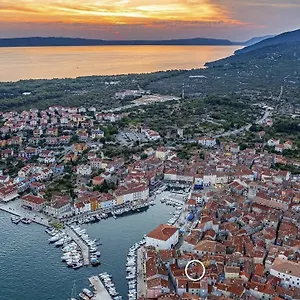 https://franceska-apartmani.primorje-gorskikotar.com