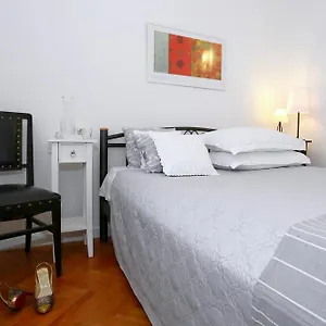 https://zadar-center-apartments.hotelinzadar.com