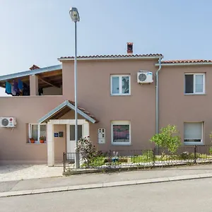 https://apartment-amans.pula-hotels.org